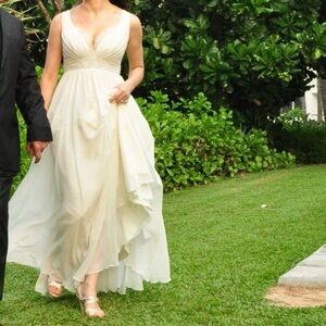 Wedding dress. Cream. Size 6-8. Great condition